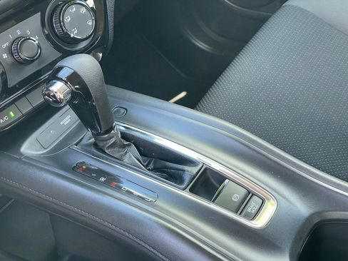 Used 2021 Honda HR-V LX image 23