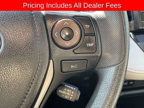 Used 2018 Toyota RAV4 LE AWD/4WD image 21