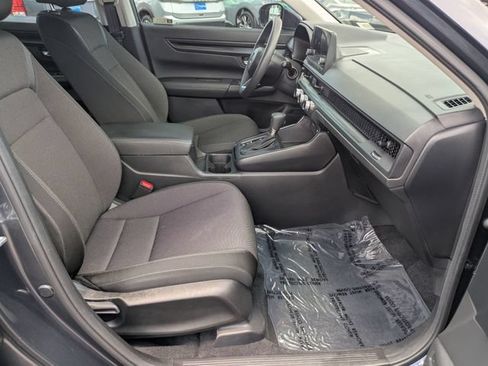 Used 2023 Honda CR-V LX image 27