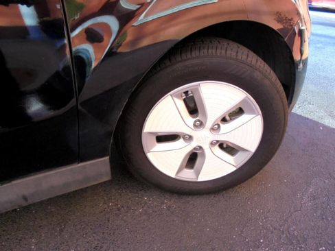 Used 2015 Kia Soul EV + image 25