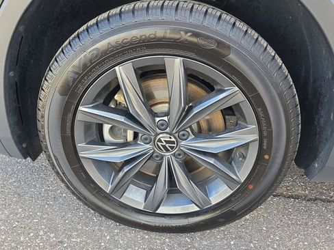 Used 2022 Volkswagen Tiguan SE image 10