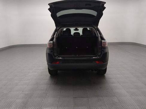 Used 2019 Jeep Compass Latitude FWD image 29