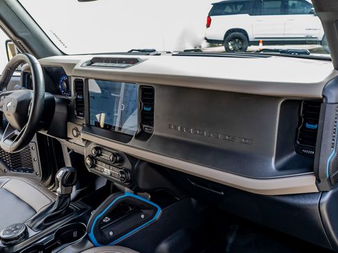 Used 2024 Ford Bronco Wildtrak image 17