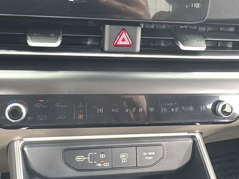 New 2026 Kia Carnival image 28