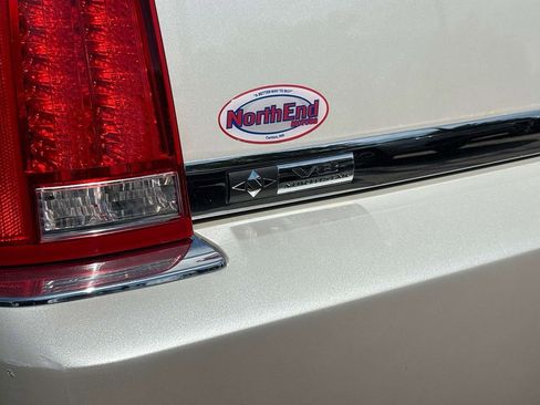Used 2011 Cadillac DTS Luxury FWD image 31