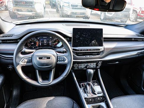 Used 2024 Jeep Compass Trailhawk image 19