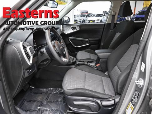 Used 2024 Kia Soul LX w/ Option Group 015 FWD image 14
