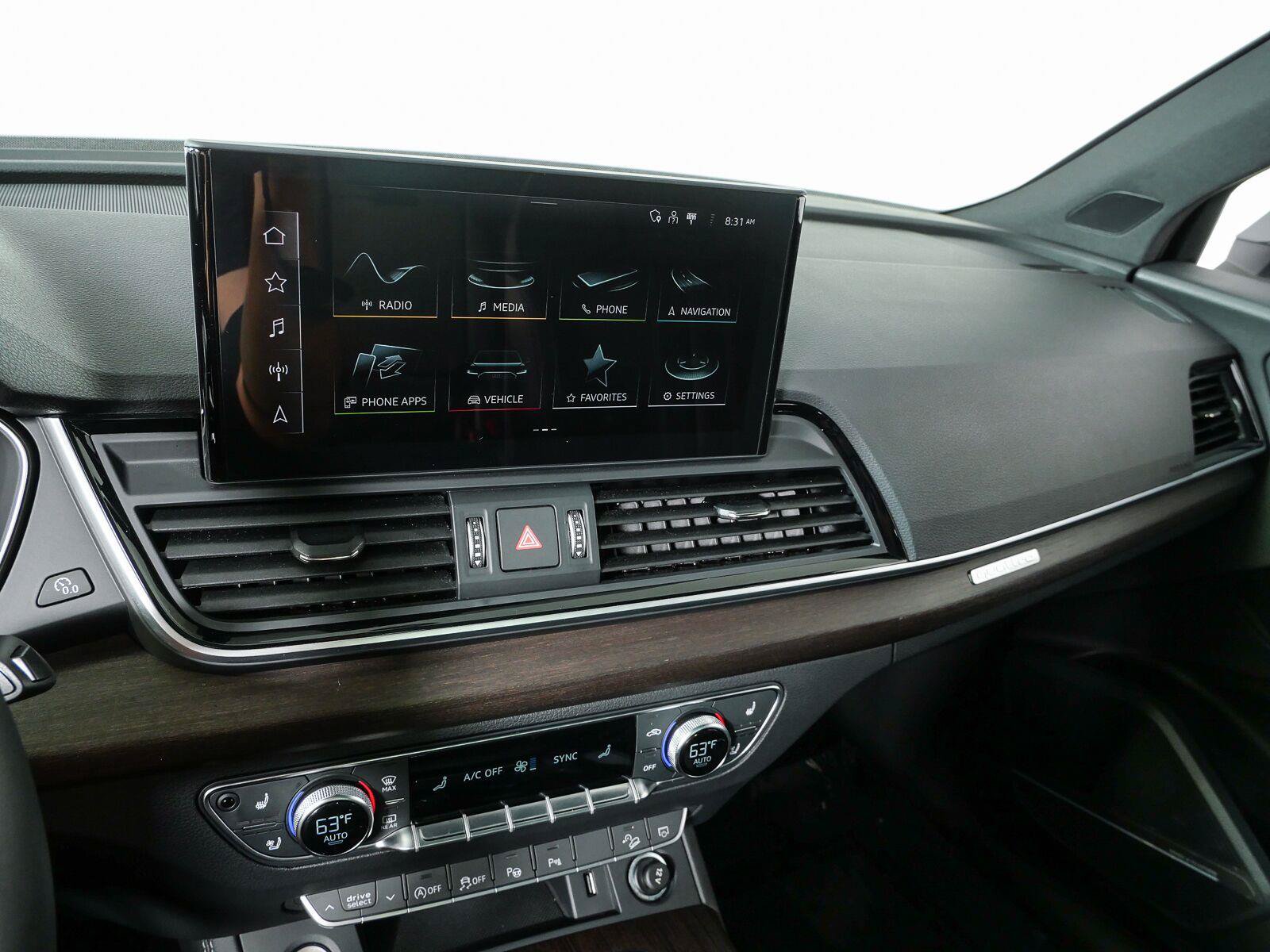 Used 2023 Audi Q5 2.0T Prestige w/ Prestige Package AWD/4WD image 13
