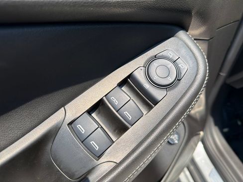 Used 2023 Buick Encore GX Select w/ Sport Touring Package FWD image 11