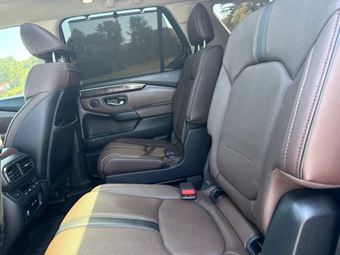 Used 2025 Honda Pilot Elite image 34