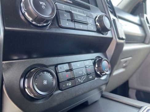 Used 2019 Ford F250 XLT w/ XLT Premium Package image 12