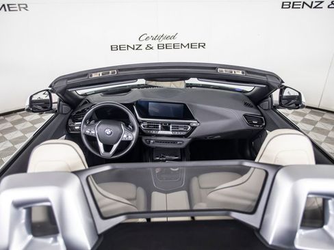 Used 2021 BMW Z4 sDrive30i w/ Premium Package image 10