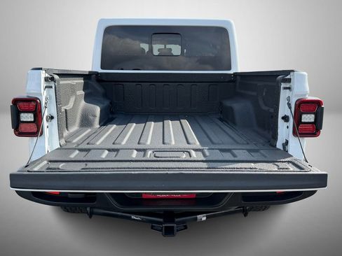 Used 2020 Jeep Gladiator Overland image 8