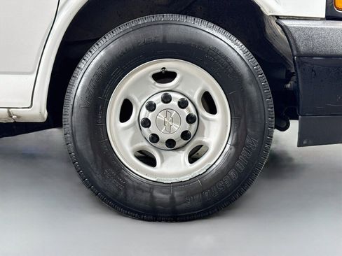 Used 2019 Chevrolet Express 2500 w/ Driver Convenience Package RWD image 39