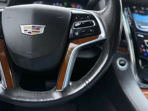 Used 2018 Cadillac Escalade Premium Luxury RWD image 27