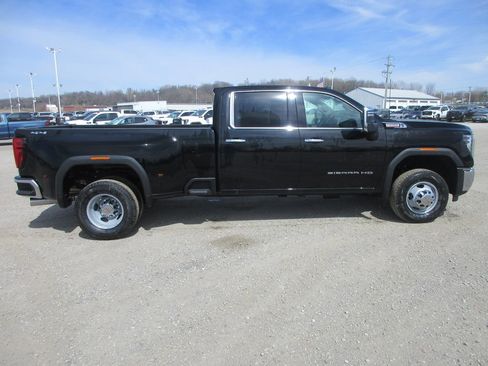 New 2026 GMC Sierra 3500 SLT w/ SLT Convenience Package AWD/4WD image 3