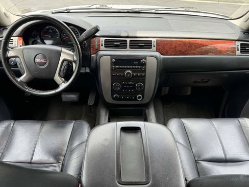 Used 2014 GMC Yukon SLT AWD/4WD image 3