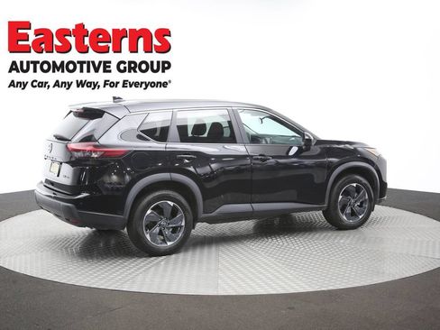 Used 2024 Nissan Rogue SV AWD/4WD image 40