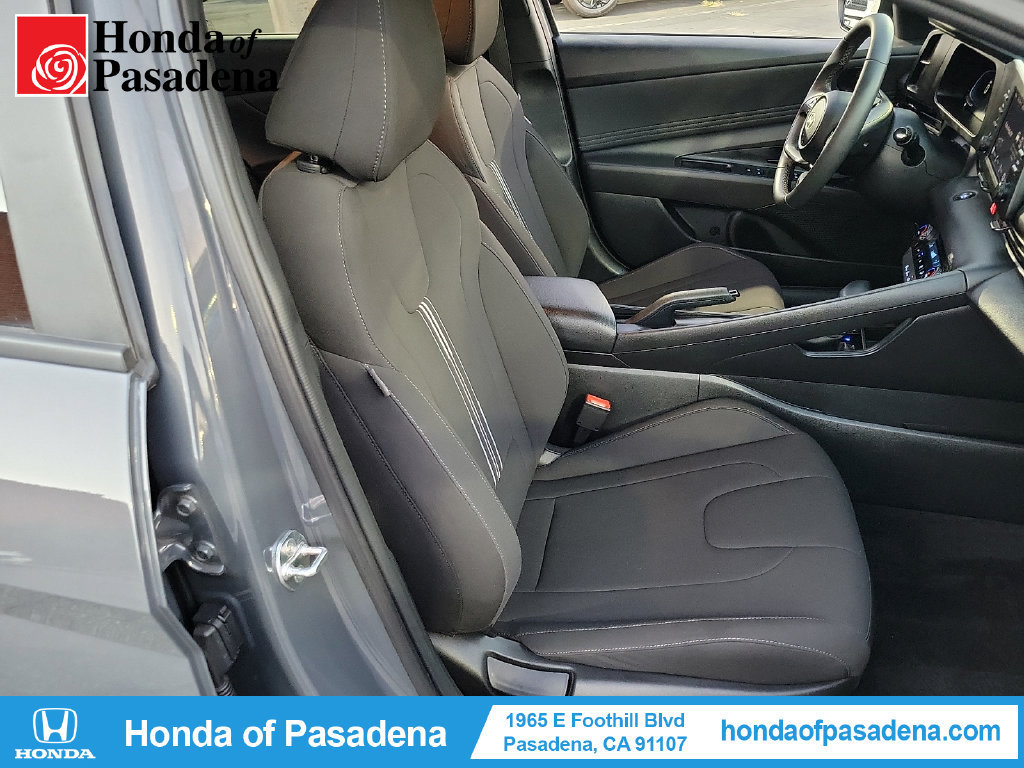 Used 2025 Hyundai Elantra Sport FWD image 23