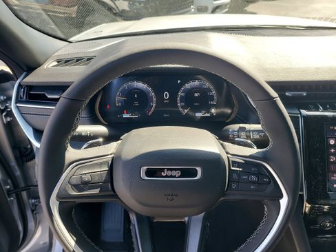 New 2025 Jeep Grand Cherokee Altitude RWD image 19