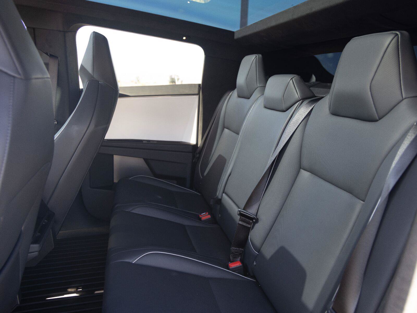 Used 2024 Tesla Cybertruck Cyberbeast AWD/4WD image 39