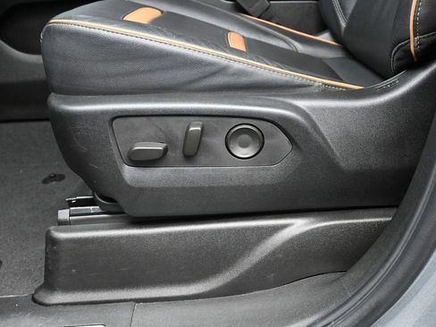 Used 2023 GMC Yukon AT4 AWD/4WD image 16