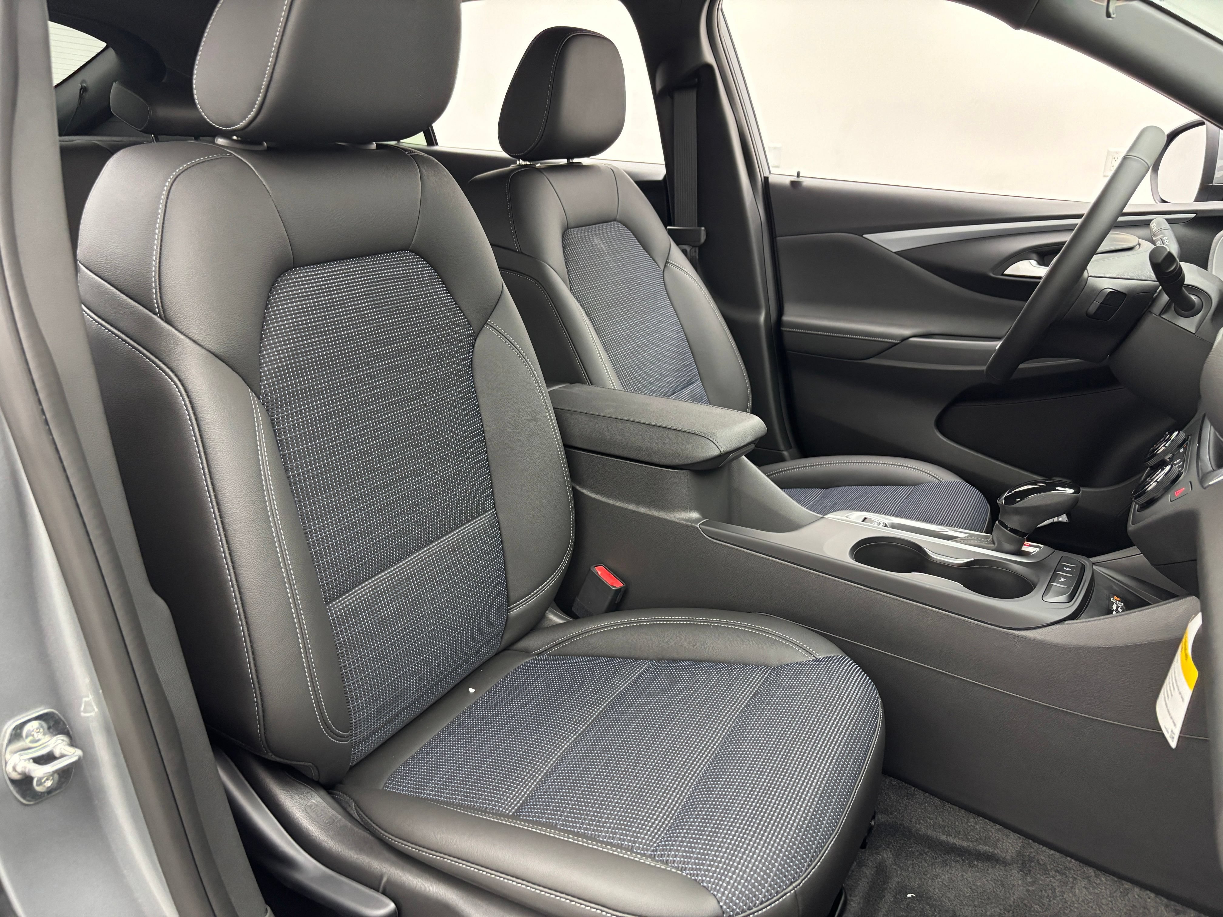 New 2026 Buick Envista Sport Touring w/ Convenience I Package FWD image 32