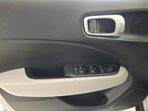 New 2026 Hyundai Venue SEL FWD image 10