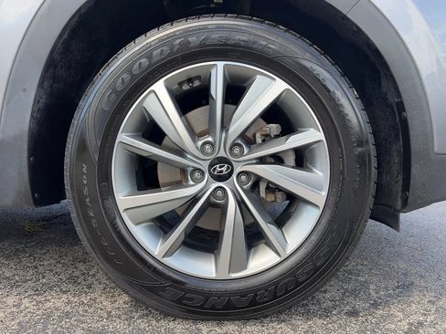 Used 2019 Hyundai Santa Fe SEL FWD image 41