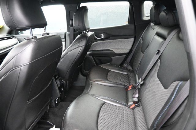 Used 2024 Jeep Compass Latitude AWD/4WD image 16
