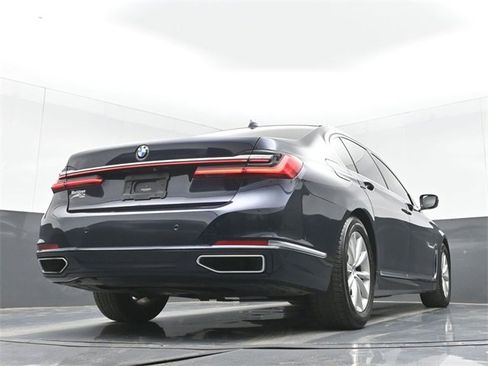 Used 2020 BMW 740i xDrive 740i xDrive w/ Cold Weather Package image 54