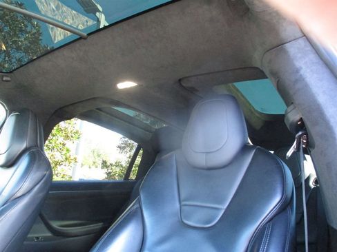 Used 2017 Tesla Model X P100D image 10