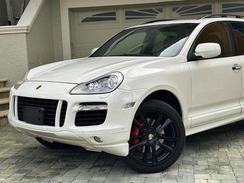 Used 2008 Porsche Cayenne Turbo image 2