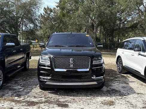 Used 2018 Lincoln Navigator Select w/ Technology Package image 3