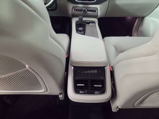 Used 2023 Volvo XC90 B6 Plus w/ Protection Package Premier AWD/4WD image 25