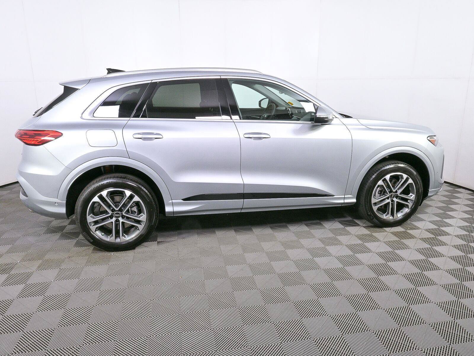 New 2026 Audi Q5 Premium AWD/4WD image 2