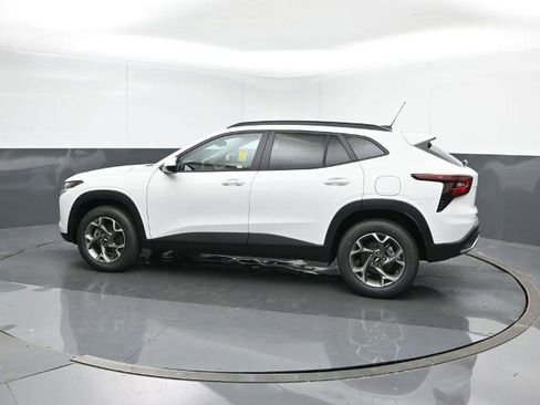 New 2026 Chevrolet Trax LT w/ Driver Confidence Package image 3