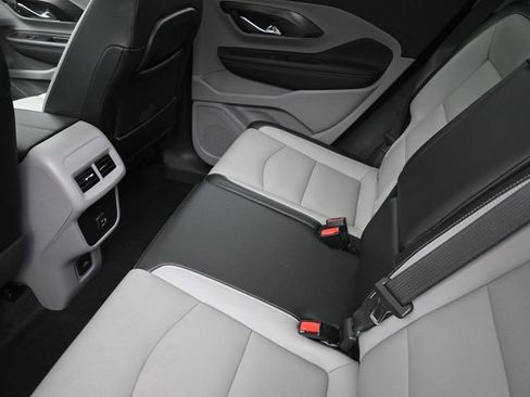 Used 2023 GMC Terrain SLT w/ Infotainment Package II image 21