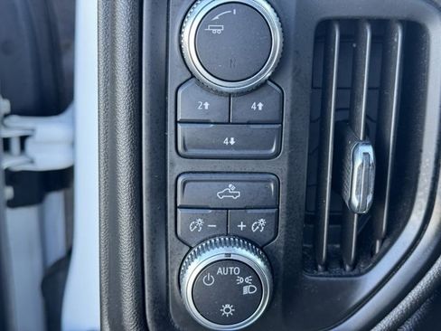 Used 2021 GMC Sierra 2500 4x4 Crew Cab w/ Convenience Package image 18