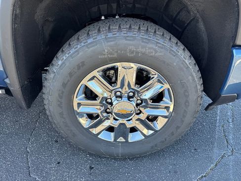 New 2026 Chevrolet Silverado 2500 High Country w/ High Country Premium Package AWD/4WD image 13