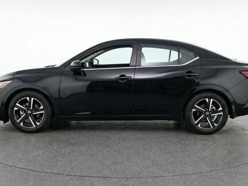 Used 2025 Nissan Sentra SV image 5