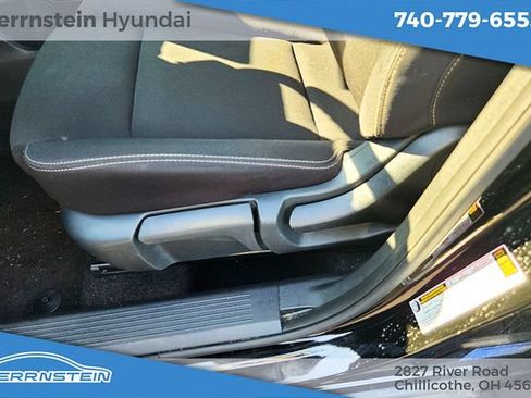 Used 2024 Nissan Rogue S AWD/4WD image 9