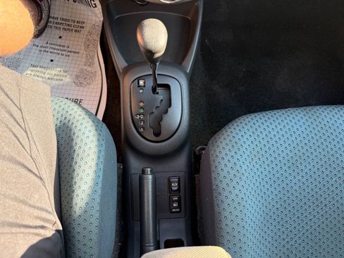 Used 2008 Toyota Yaris 2-Door Hatchback FWD image 41