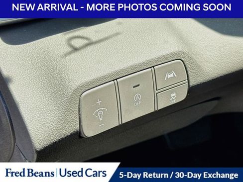 Used 2021 Hyundai Elantra SE FWD image 5