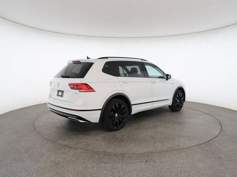 Used 2021 Volkswagen Tiguan SE R-Line image 18