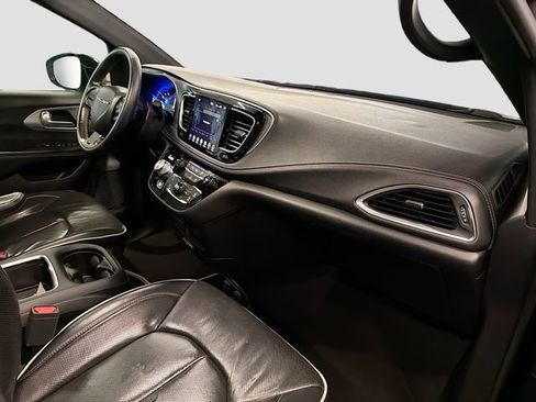 Used 2019 Chrysler Pacifica Limited w/ Advanced Safetytec Group image 30
