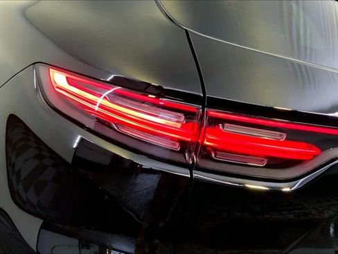 Used 2022 Porsche Cayenne image 60