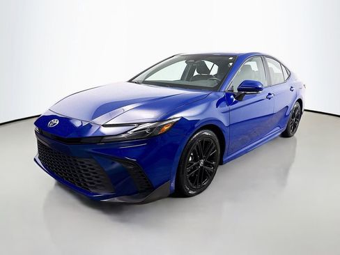 Certified 2025 Toyota Camry SE w/ Convenience Package FWD image 3