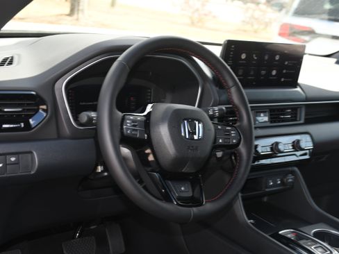 New 2026 Honda Pilot Black Edition image 4