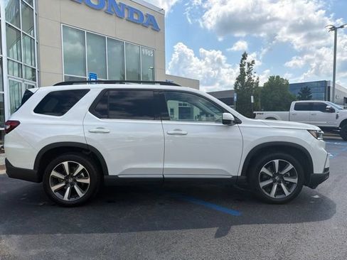 Used 2025 Honda Pilot Touring image 5
